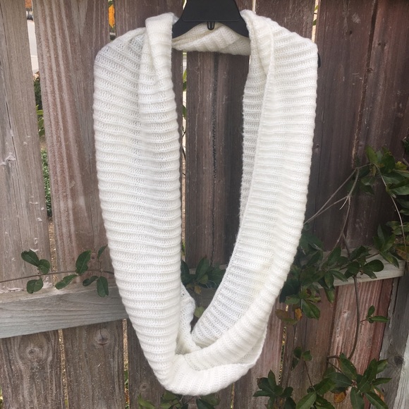 Infinity Scarf - Picture 2 of 3